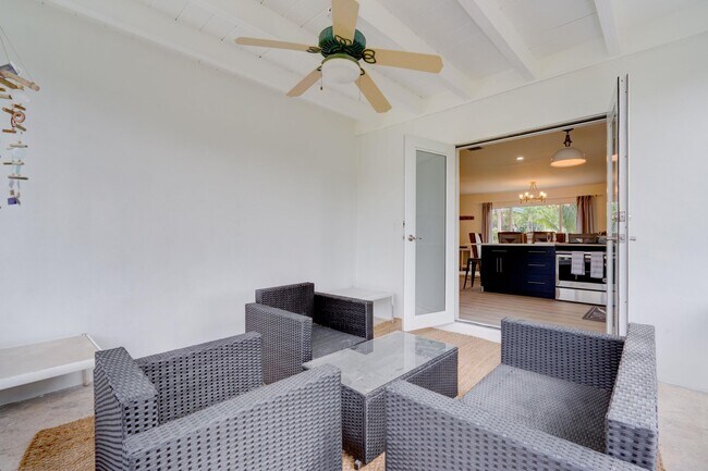 Building Photo - 1036 Coral Dr