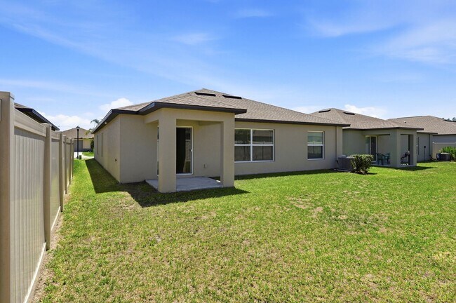 Foto del edificio - 35029 Brackett Bnd