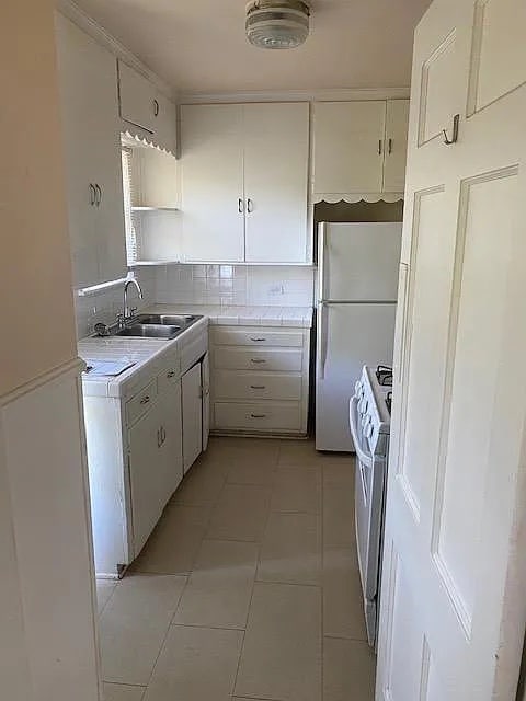 Kitchen - 103 Vassar Ln