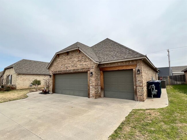 Foto del edificio - 6516 Bentley Dr