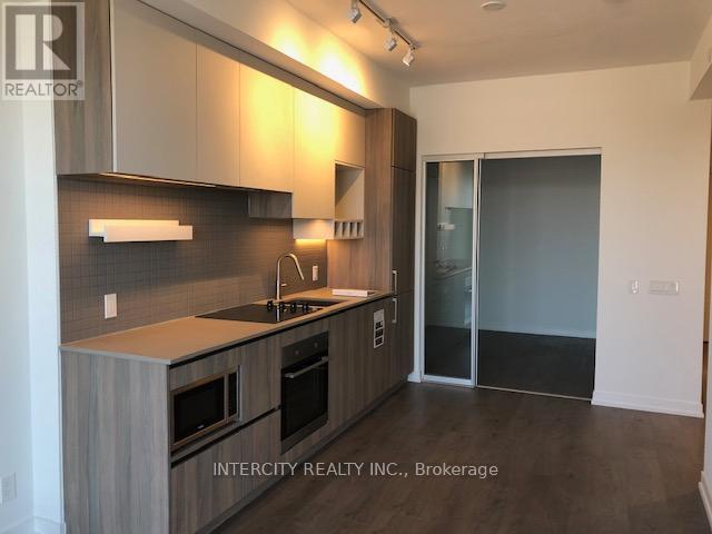 Photo du bâtiment - 950-1950 Portage Pkwy