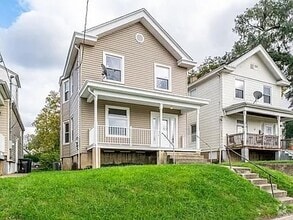 Building Photo - 3552 Woodburn Ave