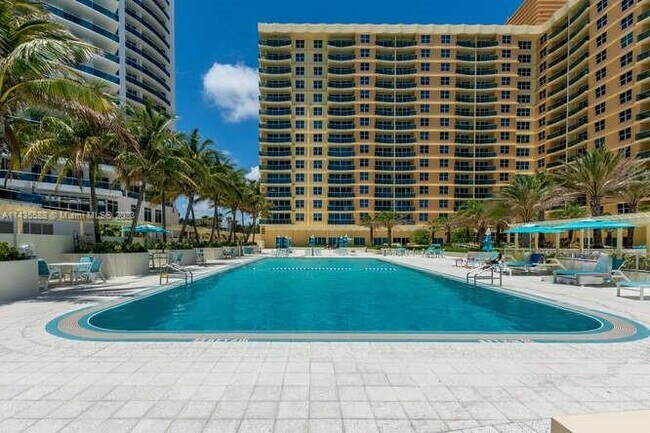 Foto del edificio - 2501 S Ocean Dr