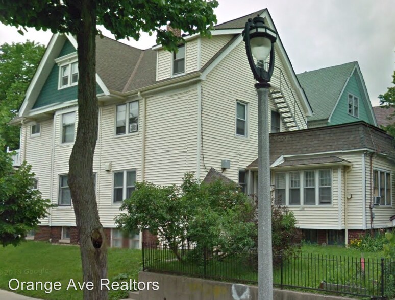 Building Photo - 2600 N Humboldt Blvd