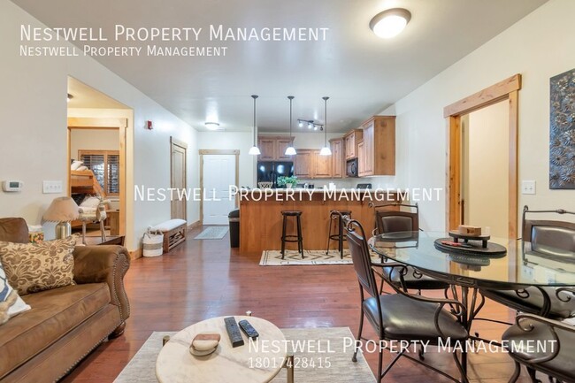 Building Photo - Fantastic Furnished 3-bed Apartment in Par...