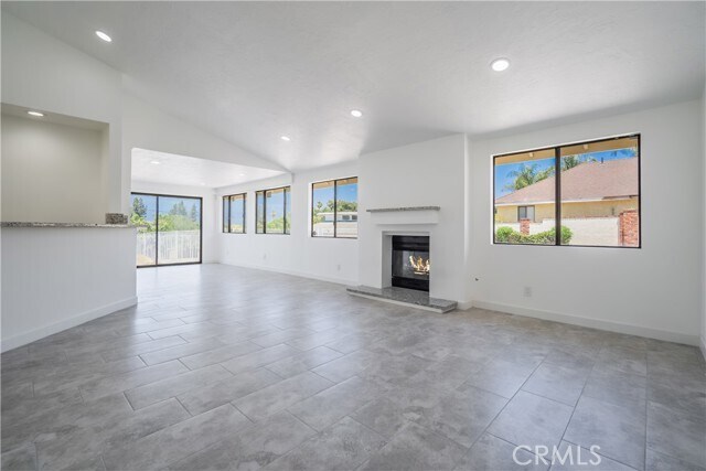 Foto del edificio - 3233 E Cameron Ave