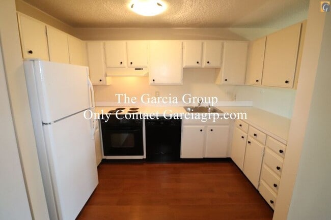 Photo - 2393 SW Park Pl Apartment