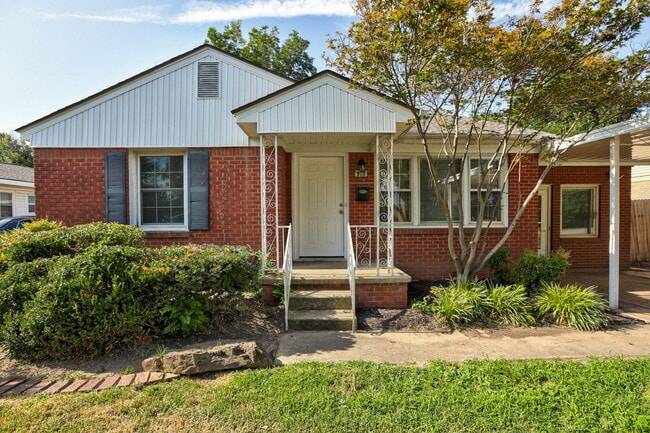 Building Photo - 910 Garver St