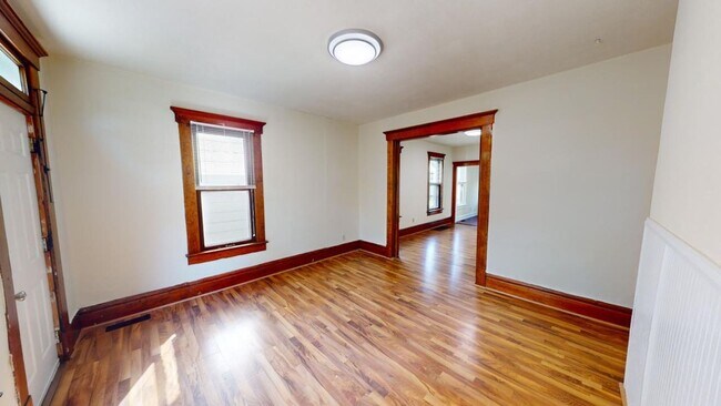 Foto del edificio - 102-104 E Patterson Avenue