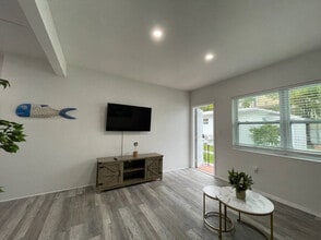 Building Photo - 1111 SW 37th Ave