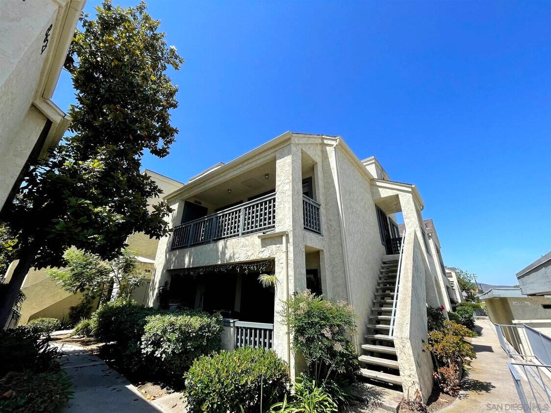 8617 Arminda Cir Unit 22, Santee, CA 92071 Condo for Rent in Santee