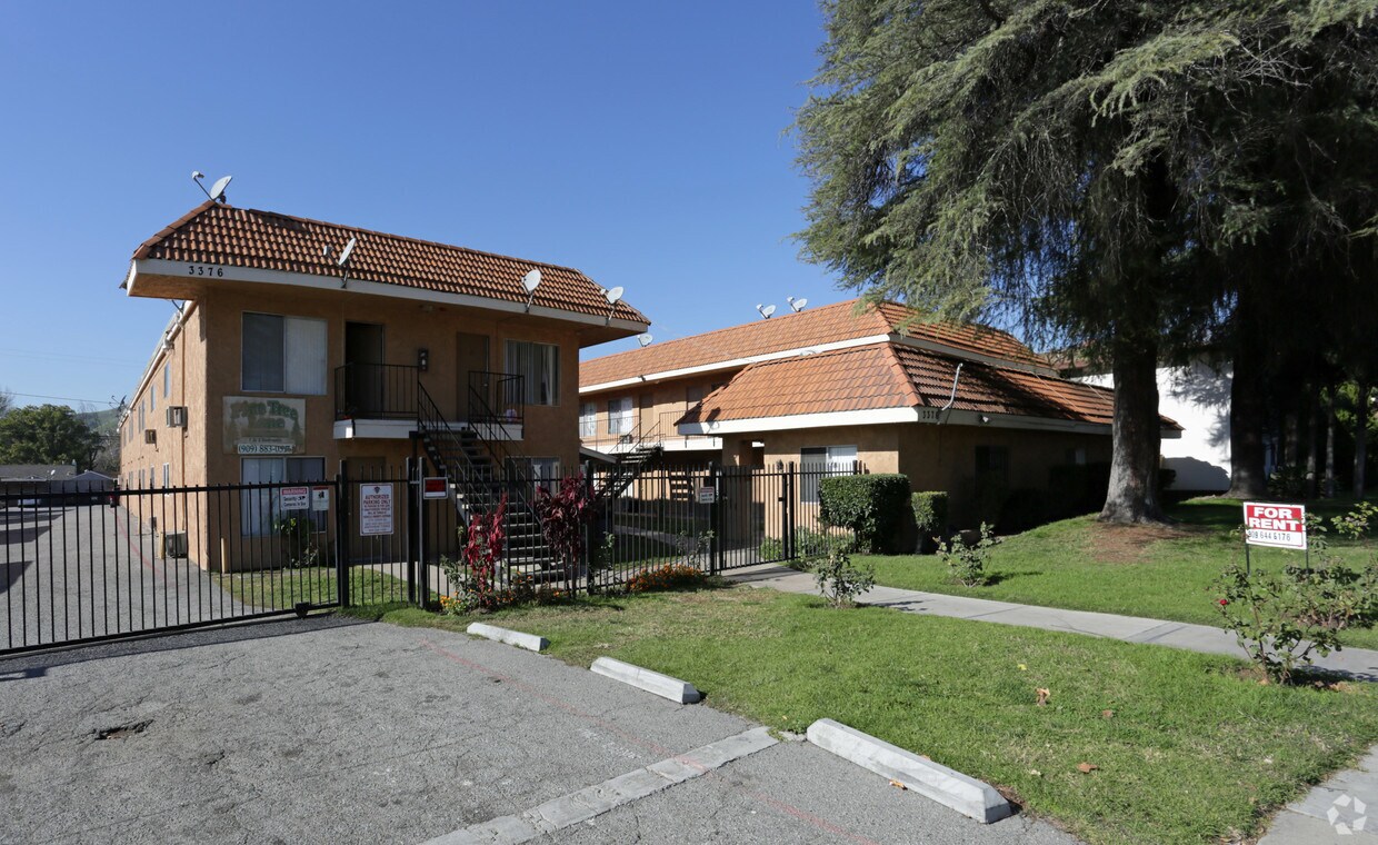 Foto principal - Pine Tree Lane Apartments