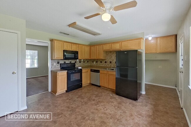 Foto del edificio - 2641 Bluebird Ln