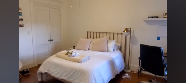 Foto del edificio - Brookline 6-Bed, 3-Bath Near BU Available for 9/1/26; Heat/HW Included