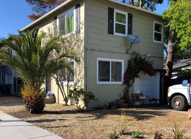 Foto del edificio - 1031 Hudson St