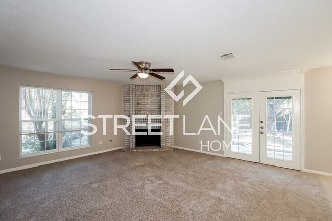 Building Photo - REDUCED!