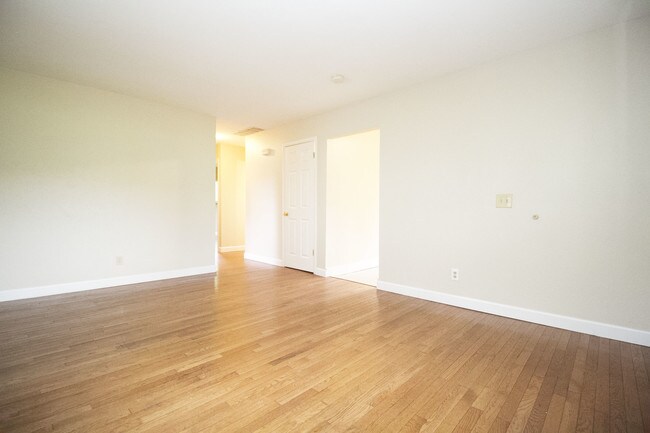 Foto del edificio - 3757 Dixie Dr