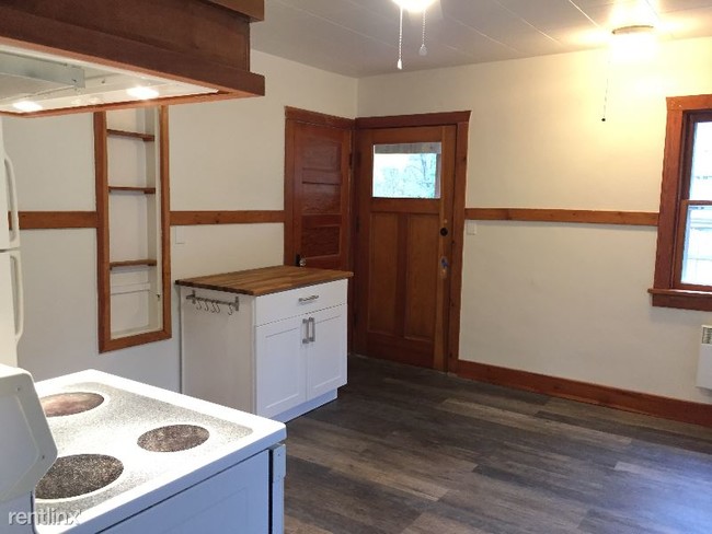 Foto del edificio - 3530 NE Everett St