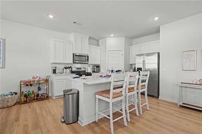 Foto del edificio - 4885 W Triangle St
