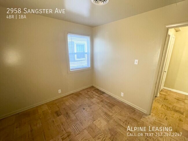 Foto del edificio - 2958 Sangster Ave