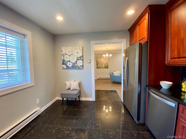 Foto del edificio - 1314 Smithtown Ave