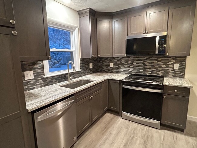 Photo - Great spacious Single Family House