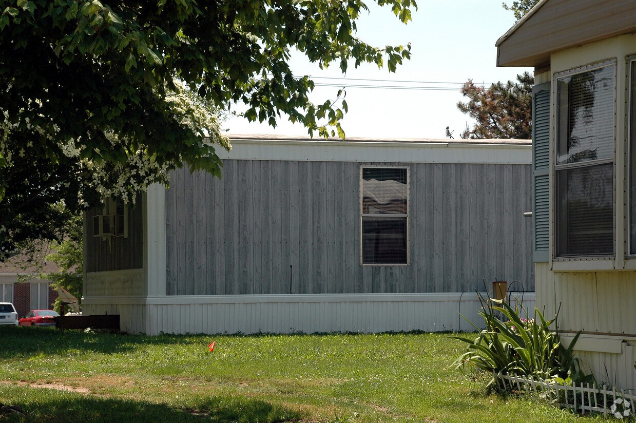 Building Photo - 829 Culbreath St