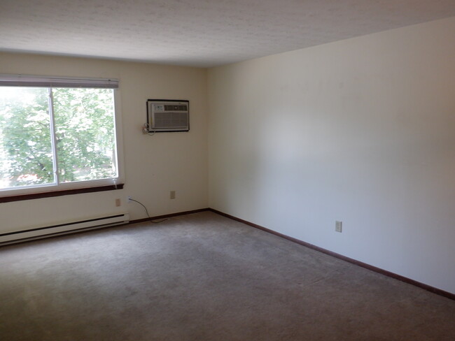 Foto del edificio - 233 Redstone Hill Rd