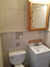 Building Photo - 810 W 25th St