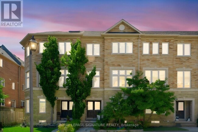 Building Photo - 10 Clockwork Ln