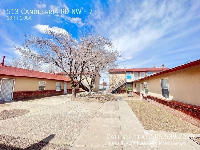 Foto del edificio - 513 Candelaria Rd NW