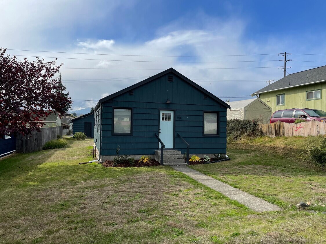 914 W 5th St, Port Angeles, WA 98363 House Rental in Port Angeles, WA