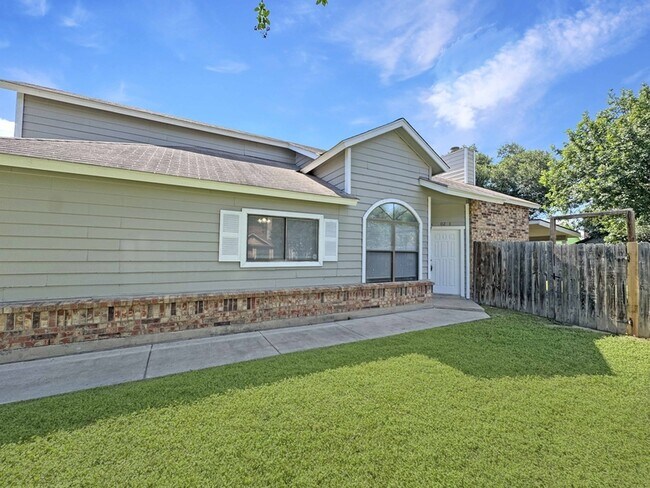 Foto del edificio - 10203 Sunset Field Dr
