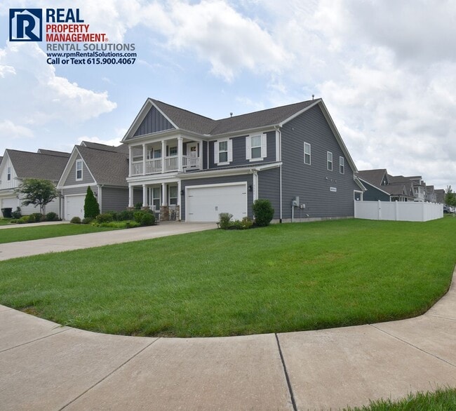 Building Photo - Stunning 6 bedroom home in Shelton Square!...