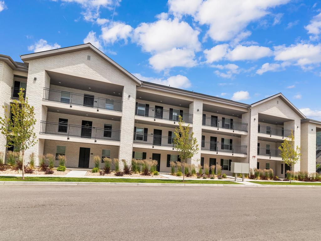 64 W 600 S Unit C201, Springville, UT 84663 Condo for Rent in