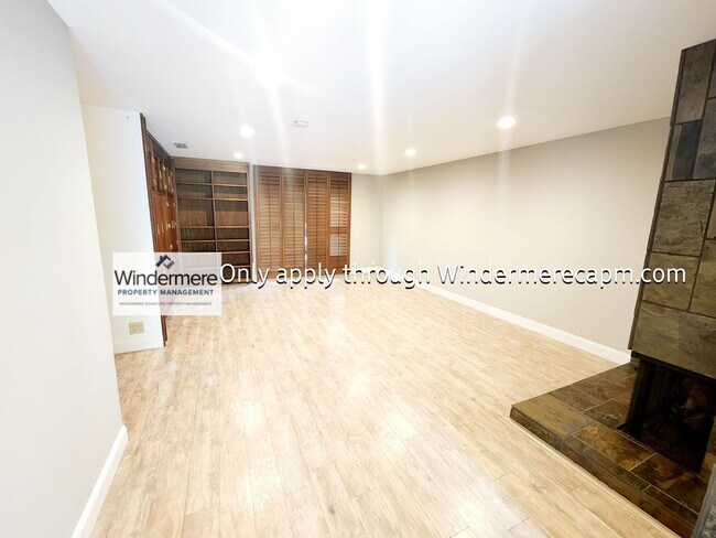 Foto del edificio - Gorgeous Campus Commons Home Available Now!