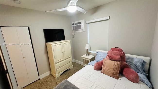 Foto del edificio - 850 NE 124th St