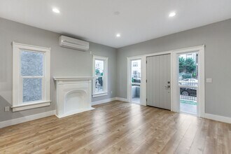 Building Photo - 415 N Coronado St