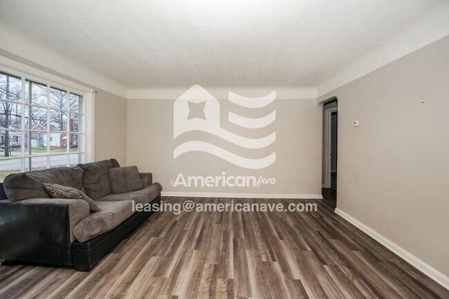 Foto del edificio - 25731 Forestview Ave