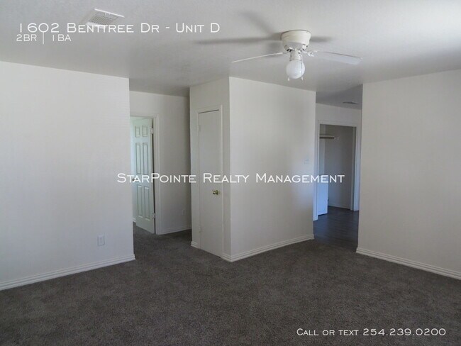 Building Photo - 1602 Benttree Dr Unit D