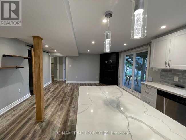 Building Photo - 315 Kirby Crescent