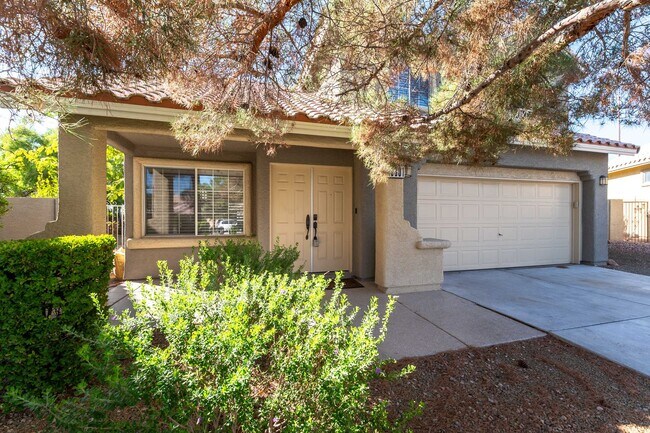 Building Photo - 1930 sq ft, 2 story, 4 bedroom, 2 1/2 bath...