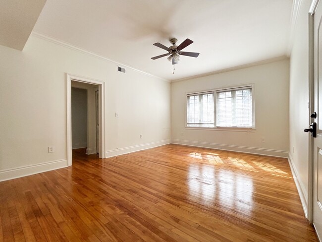 Living Room - 2117 W Dekle Ave