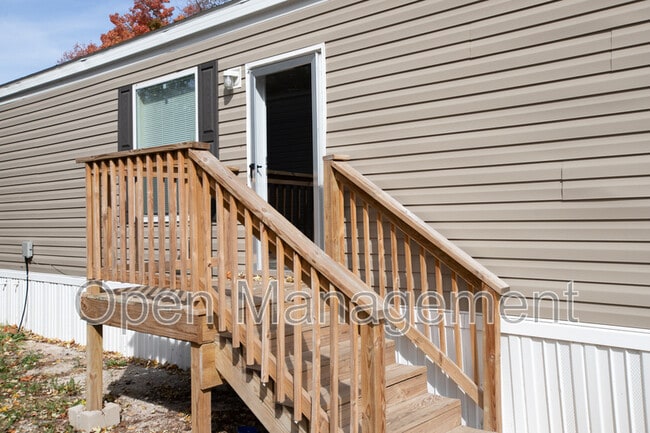 Building Photo - 2710 N Farm Rd 137