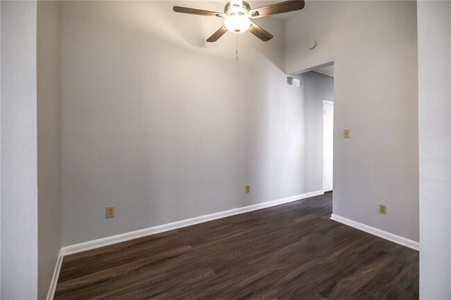 Building Photo - 2529 Rio Grande St