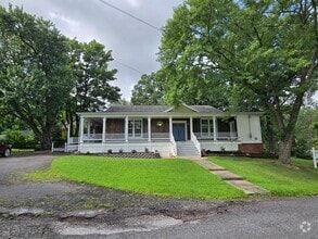 Building Photo - 8513 Thomas Dr