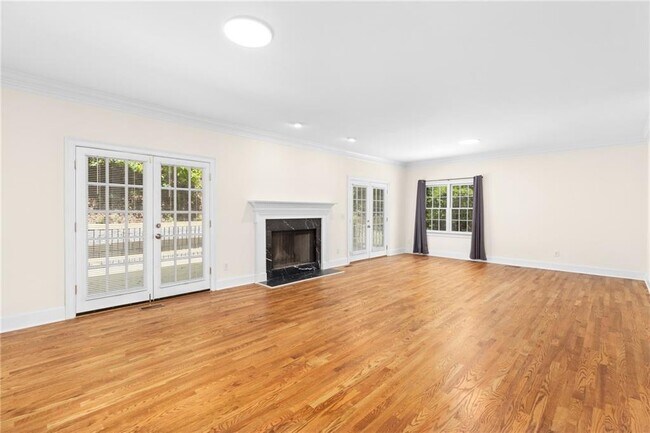 Foto del edificio - 5941 Wilbanks Dr