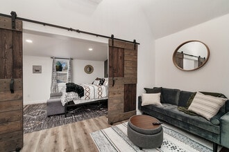 Building Photo - 2115 Patricia Ln