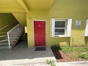Building Photo - 209 NE 141st St