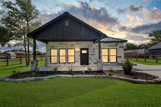 Building Photo - 310 Sweet Gum Ln